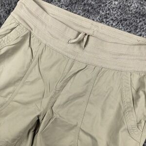 The North Face Pants Womens Medium Short Beige Stretch Khakis Travel Casual
